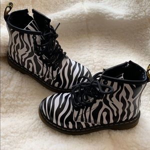 Dr. Martens Junior 1460 Zebra